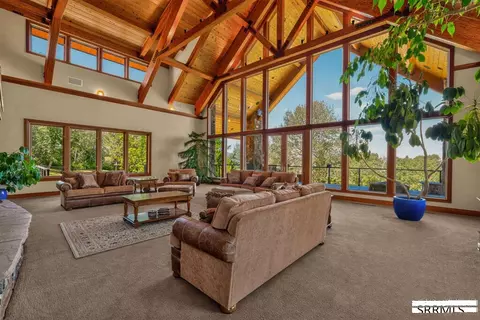 Living - 1755 E Nestor, Inkom, ID 83245 photo 2 of 8