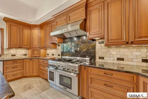 Kitchen - 1755 E Nestor, Inkom, ID 83245 photo 4 of 5