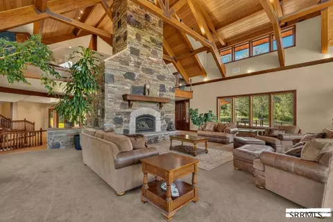 Living - 1755 E Nestor, Inkom, ID 83245 photo 3 of 8