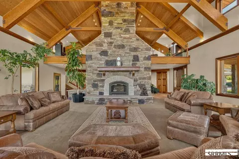 Living - 1755 E Nestor, Inkom, ID 83245 photo 4 of 8