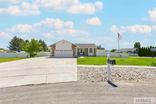 4966 E Camas Creek Cir, Iona, ID 83427