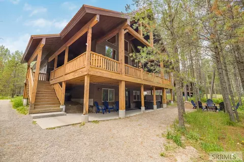 3621 Fernwood Dr, Island Park, ID 83429