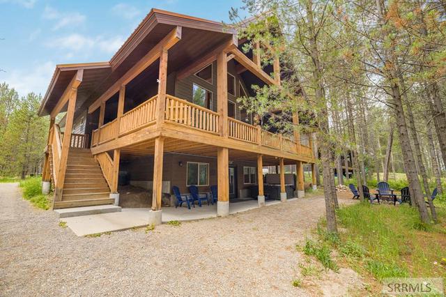 3621 Fernwood Dr, Island Park, ID 83429