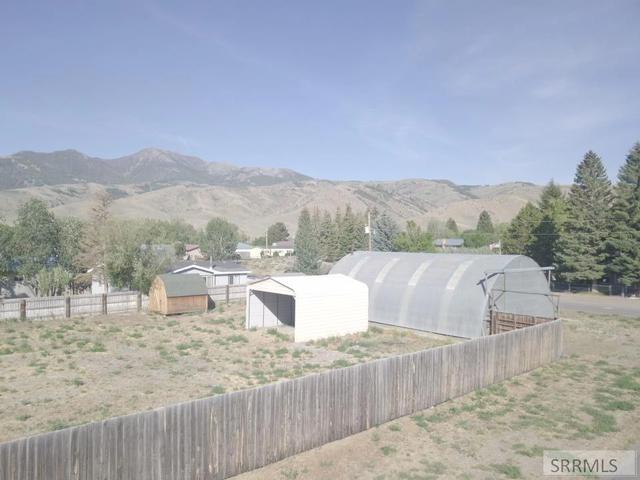 610 W Spruce St, Mackay, ID 83251