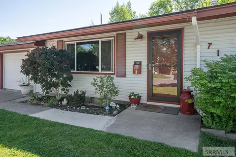 712 Falls Dr, Idaho Falls, ID 83401