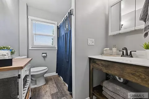 Bath - 690 E 800 N, Basalt, ID 83218 photo 1 of 1