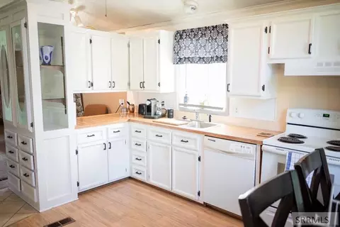 405 Violet St, Rexburg, ID 83440 photo 4