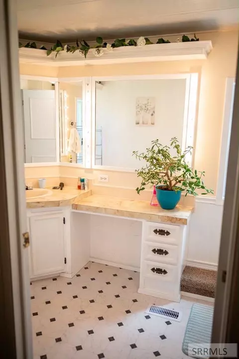 405 Violet St, Rexburg, ID 83440 photo 9