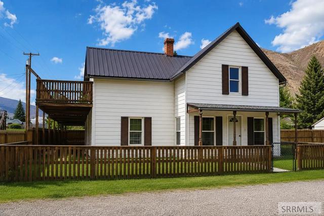 120 N 5th Ave, Challis, ID 83226