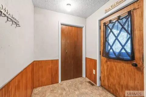 Entry Way - 792 N 3600 E, Menan, ID 83434 photo 3 of 7