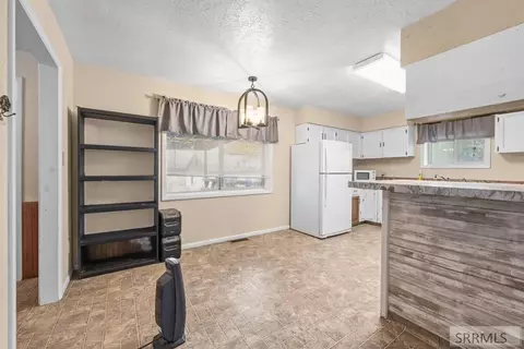 Dining - 792 N 3600 E, Menan, ID 83434 photo 1 of 1