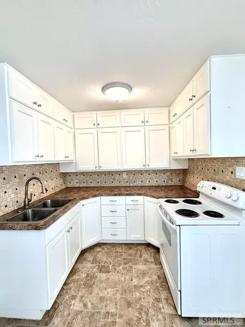 709 N 3400 E, Menan, ID 83434 photo 12