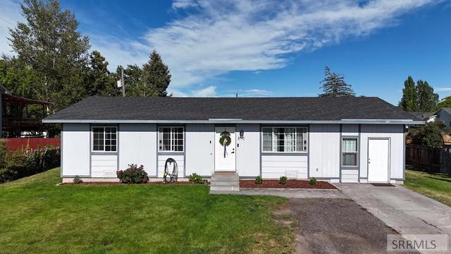 570 Lilac St, Blackfoot, ID 83221