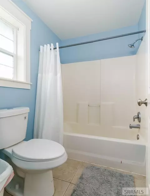 Bath - 182 Merrill Way, Grace, ID 83241 photo 4 of 4