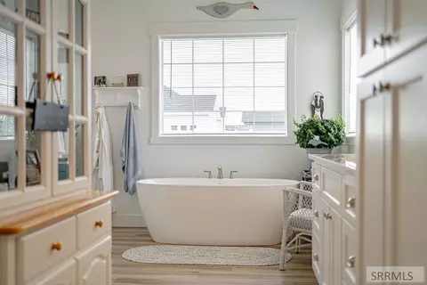 Bath - 4116 E 206 N, Rigby, ID 83442 photo 12 of 13