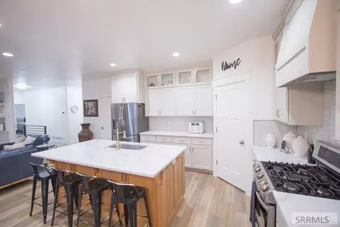 Kitchen - 4900 Torcello Dr, Ammon, ID 83406 photo 2 of 6
