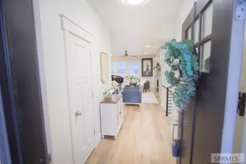 Entry Way - 4900 Torcello Dr, Ammon, ID 83406 photo 2 of 15