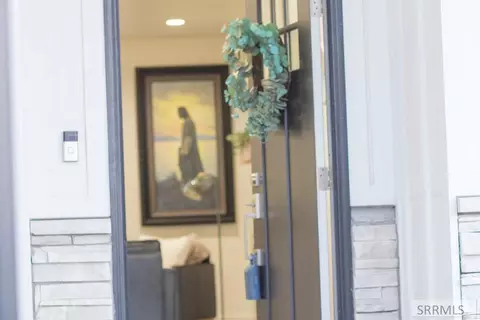 Entry Way - 4900 Torcello Dr, Ammon, ID 83406 photo 1 of 15