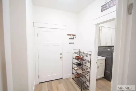 Entry Way - 4900 Torcello Dr, Ammon, ID 83406 photo 8 of 15