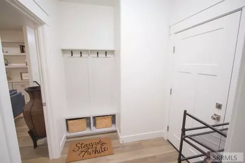 Entry Way - 4900 Torcello Dr, Ammon, ID 83406 photo 9 of 15