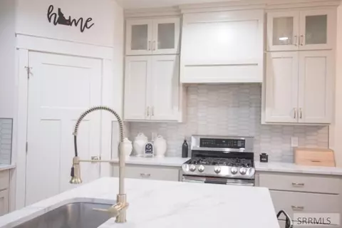 Kitchen - 4900 Torcello Dr, Ammon, ID 83406 photo 4 of 6