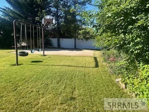 Exterior - 906 S Main St, Grace, ID 83241 photo 5 of 12