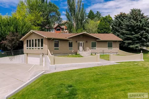 2255 E Greenbrier Dr, Idaho Falls, ID 83404