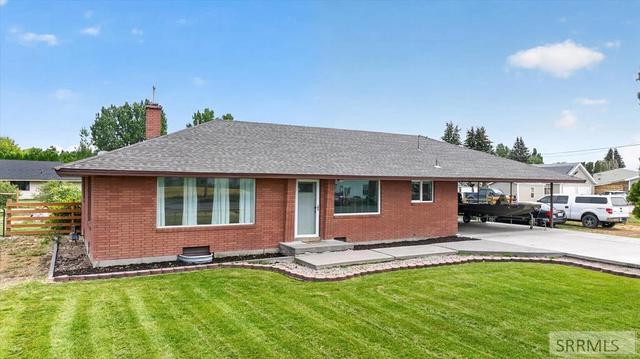 559 Rich Ln, Blackfoot, ID 83221