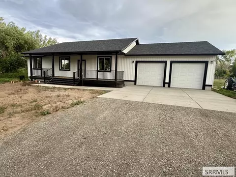 32 E Cedar St, Parker, ID 83438