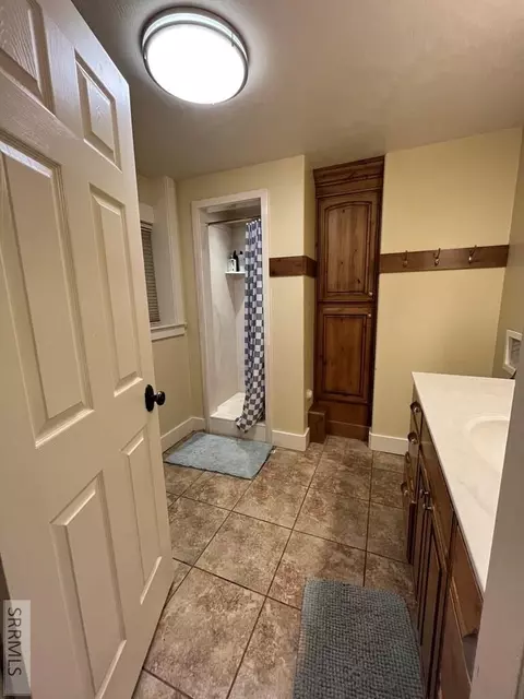 Bath - 1984 E 183 N, Rexburg, ID 83440 photo 5 of 6