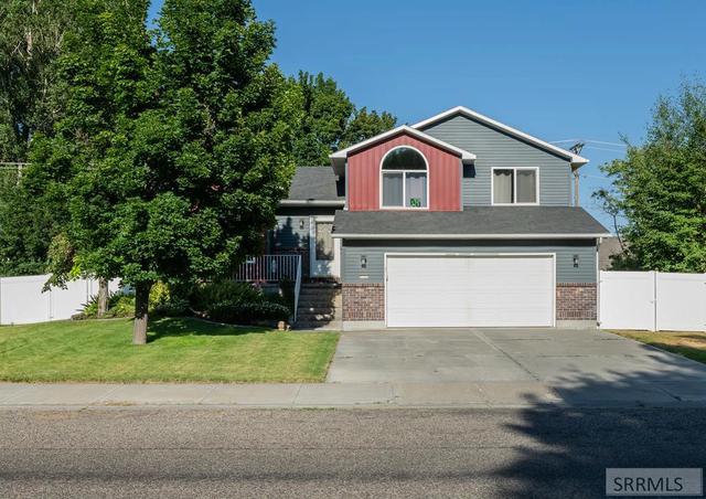 2755 Ridgecrest Dr, Idaho Falls, ID 83404