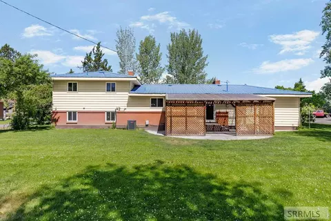 Exterior - 646 E 4th N, Saint Anthony, ID 83445 photo 4 of 7