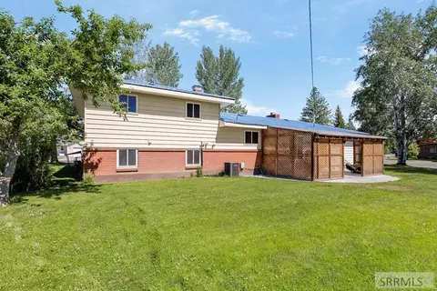 Exterior - 646 E 4th N, Saint Anthony, ID 83445 photo 5 of 7