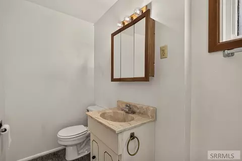Bath - 646 E 4th N, Saint Anthony, ID 83445 photo 1 of 4