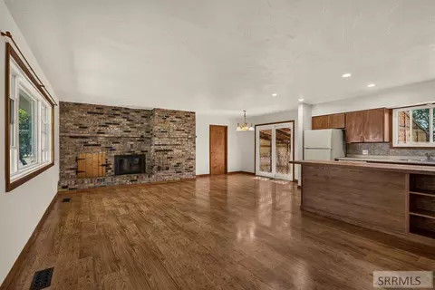 Living - 646 E 4th N, Saint Anthony, ID 83445 photo 2 of 2