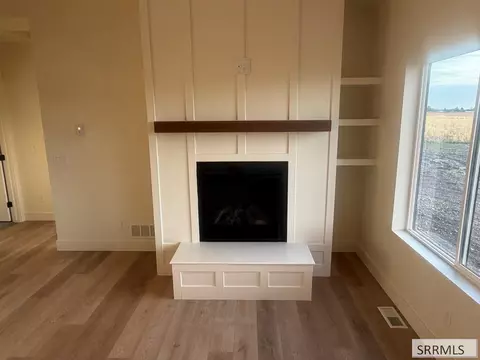 Living - 275 N 2340 E, Saint Anthony, ID 83445 photo 2 of 2