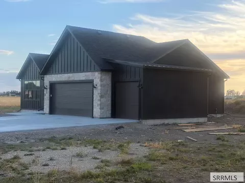 Exterior - 275 N 2340 E, Saint Anthony, ID 83445 photo 2 of 3