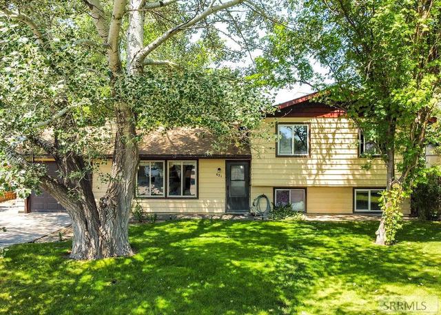 621 Lakeside Dr, Blackfoot, ID 83221