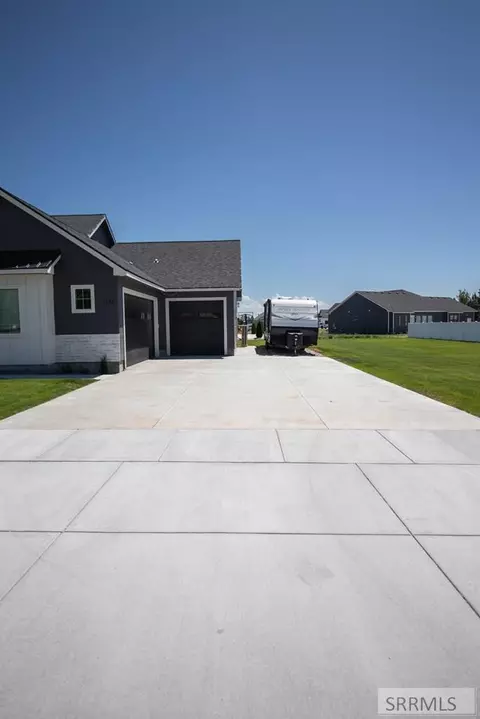 Exterior - 1133 Mcjon Ln, Rexburg, ID 83440 photo 2 of 4