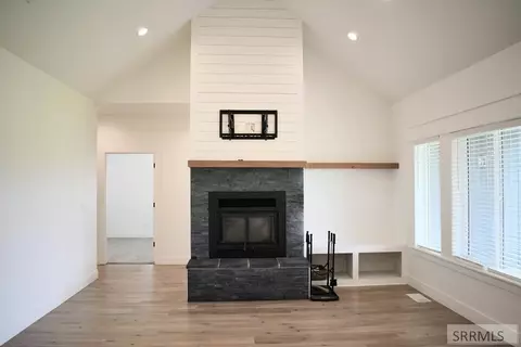 Living - 1133 Mcjon Ln, Rexburg, ID 83440 photo 2 of 2