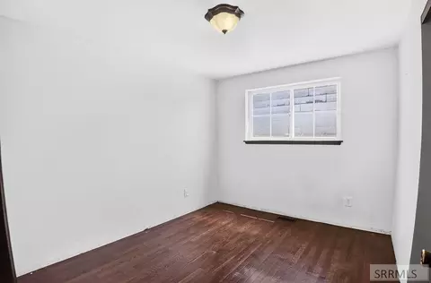 Bedroom - 102 E Custer St, Aberdeen, ID 83210 photo 4 of 5