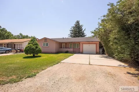 102 E Custer St, Aberdeen, ID 83210