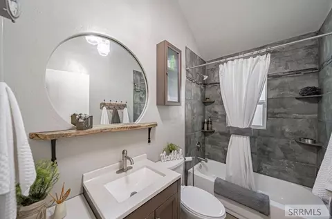 Bath - 5444 E 145 N, Rigby, ID 83442 photo 1 of 9