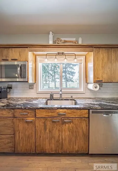 Kitchen - 5444 E 145 N, Rigby, ID 83442 photo 3 of 6