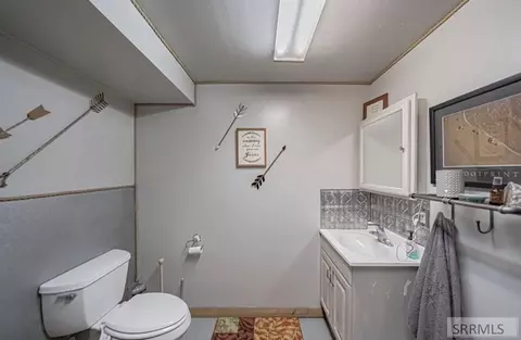 Bath - 5444 E 145 N, Rigby, ID 83442 photo 8 of 9