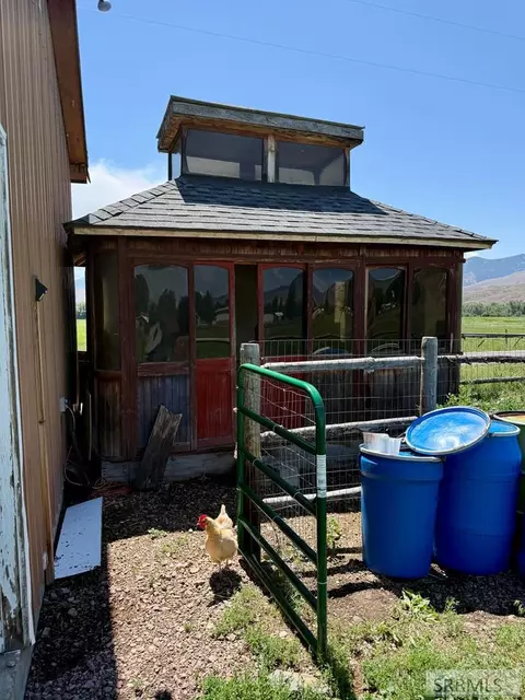 Exterior - 2 Hammon Dr, Salmon, ID 83467 photo 10 of 12