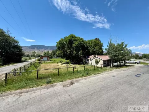 Exterior - 2 Hammon Dr, Salmon, ID 83467 photo 2 of 12