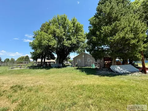 Exterior - 2 Hammon Dr, Salmon, ID 83467 photo 4 of 12