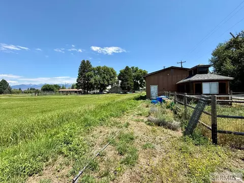 Exterior - 2 Hammon Dr, Salmon, ID 83467 photo 9 of 12