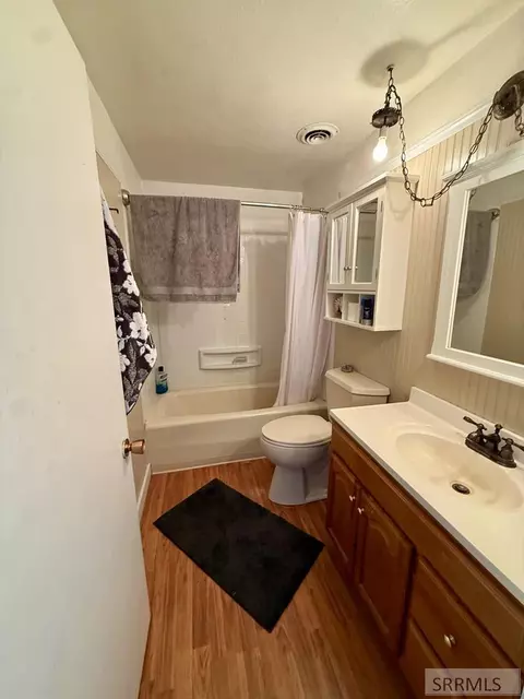 Bath - 2 Hammon Dr, Salmon, ID 83467 photo 1 of 3